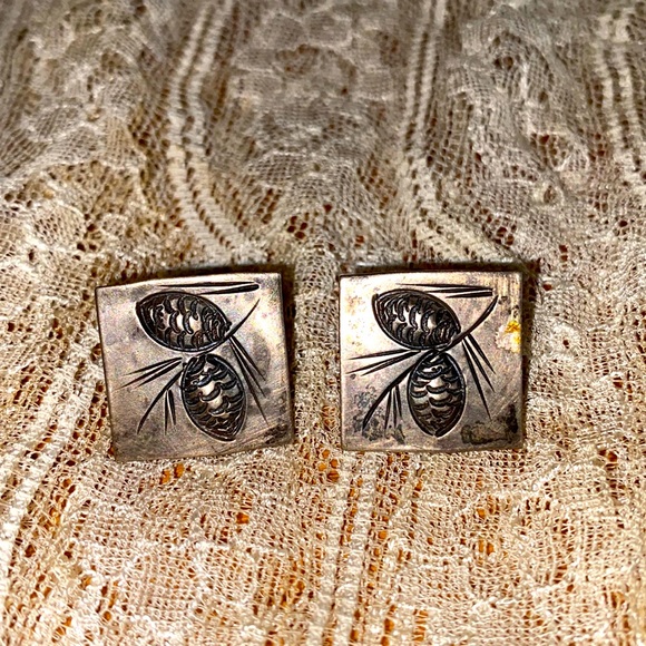 Vintage Stuart NYE sterling marked square pinecone design angled cuff links - Picture 1 of 8